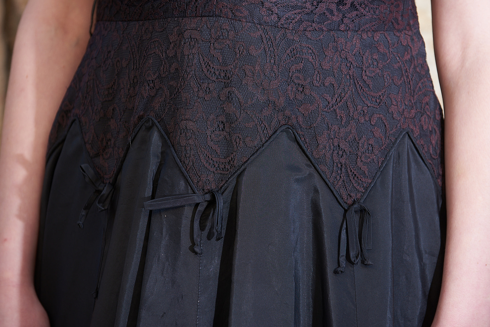 Grace Kelly’s Daring Black Cocktail Party Dress - Image 6
