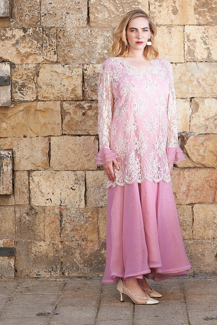 Sophia Loren’s Pink Laced Dress - Image 8