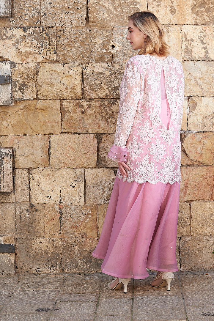 Sophia Loren’s Pink Laced Dress - Image 6